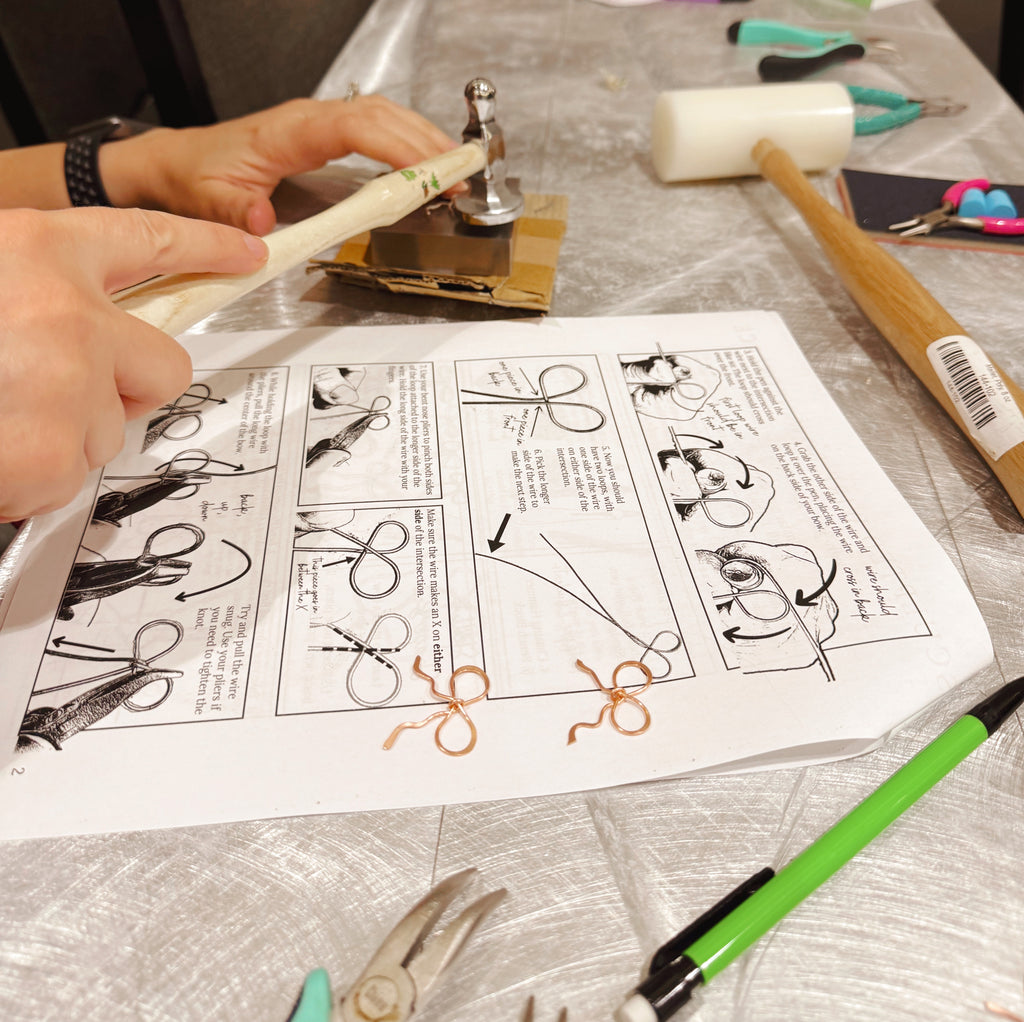 Wire Bow Necklace Jewelry Making Class - Freshie & Zero Studio Shop
