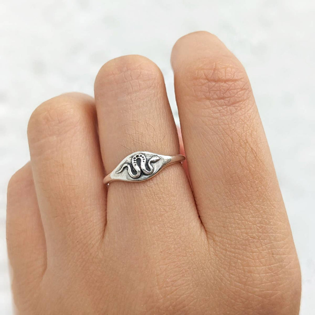 Snake Signet Ring: Bronze / Size 8 - 57.0mm - Freshie & Zero Studio Shop