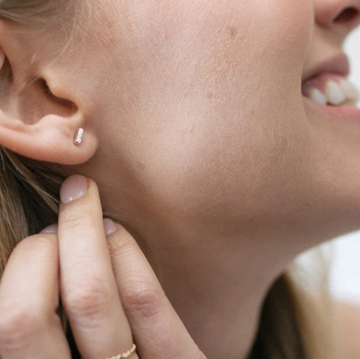 Stud Earrings Tiny Bar Diamond Dusted - Freshie & Zero
